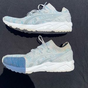 ACIS  Women’s shoes